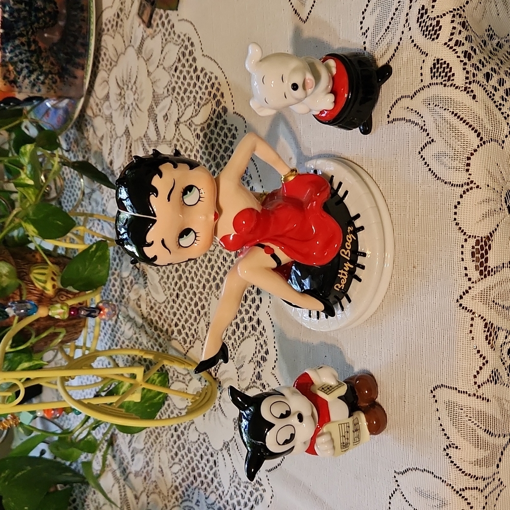 Betty Boop Tea Set, Danbury Mint
